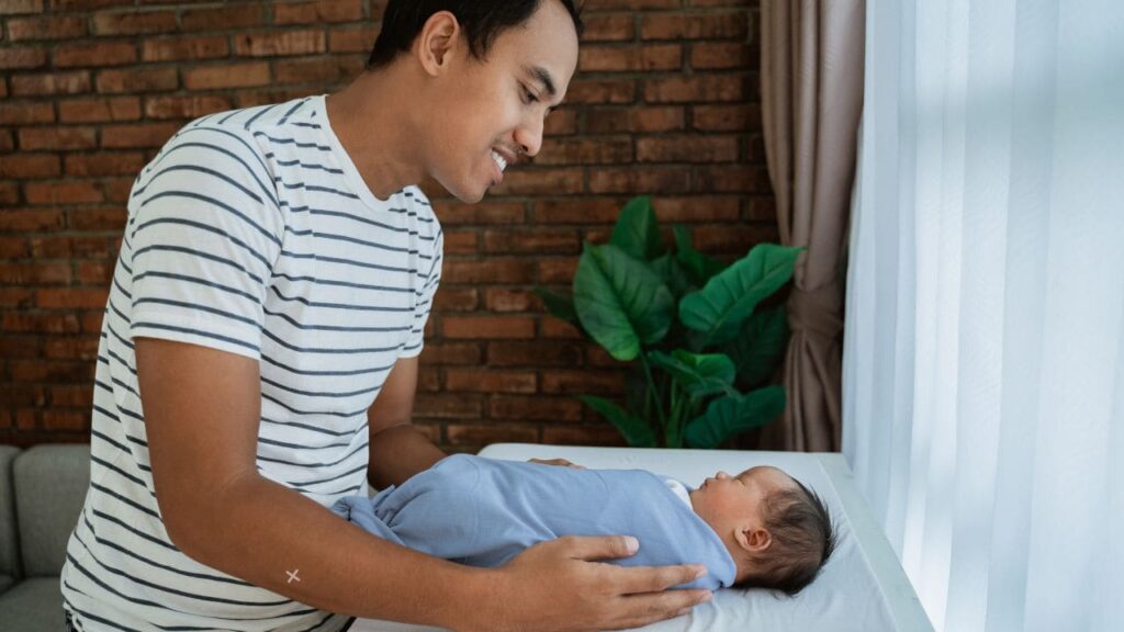 Newborn Won't Sleep Unless Held 3